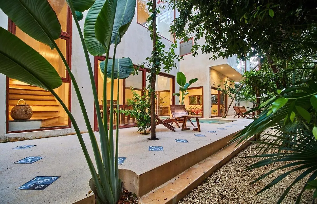 Villa Alux, La Veleta تولوم